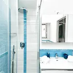 Casa Acqua Marina - Only 6 Steps From The Main Road Apartman *